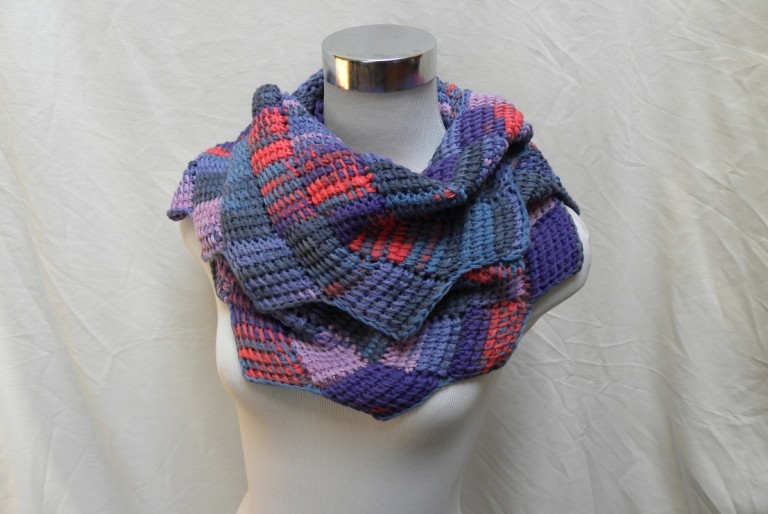 Loop Entrelac Tunesisch Häkeln Woolly_Hugs Veronika_Hug