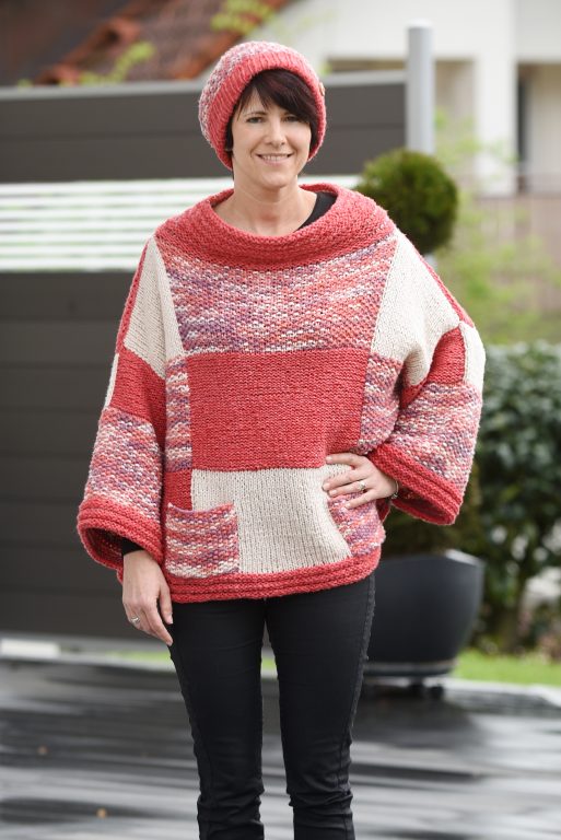 Oversize-Pulli schriftliche Anleitung im Fachgeschäft so lange der Vorrat reicht oder hier: https://www.crazypatterns.net/de/items/17524/oversize-pulli-aus-woolly-hugs-sheep?ref=VeronikaHug
